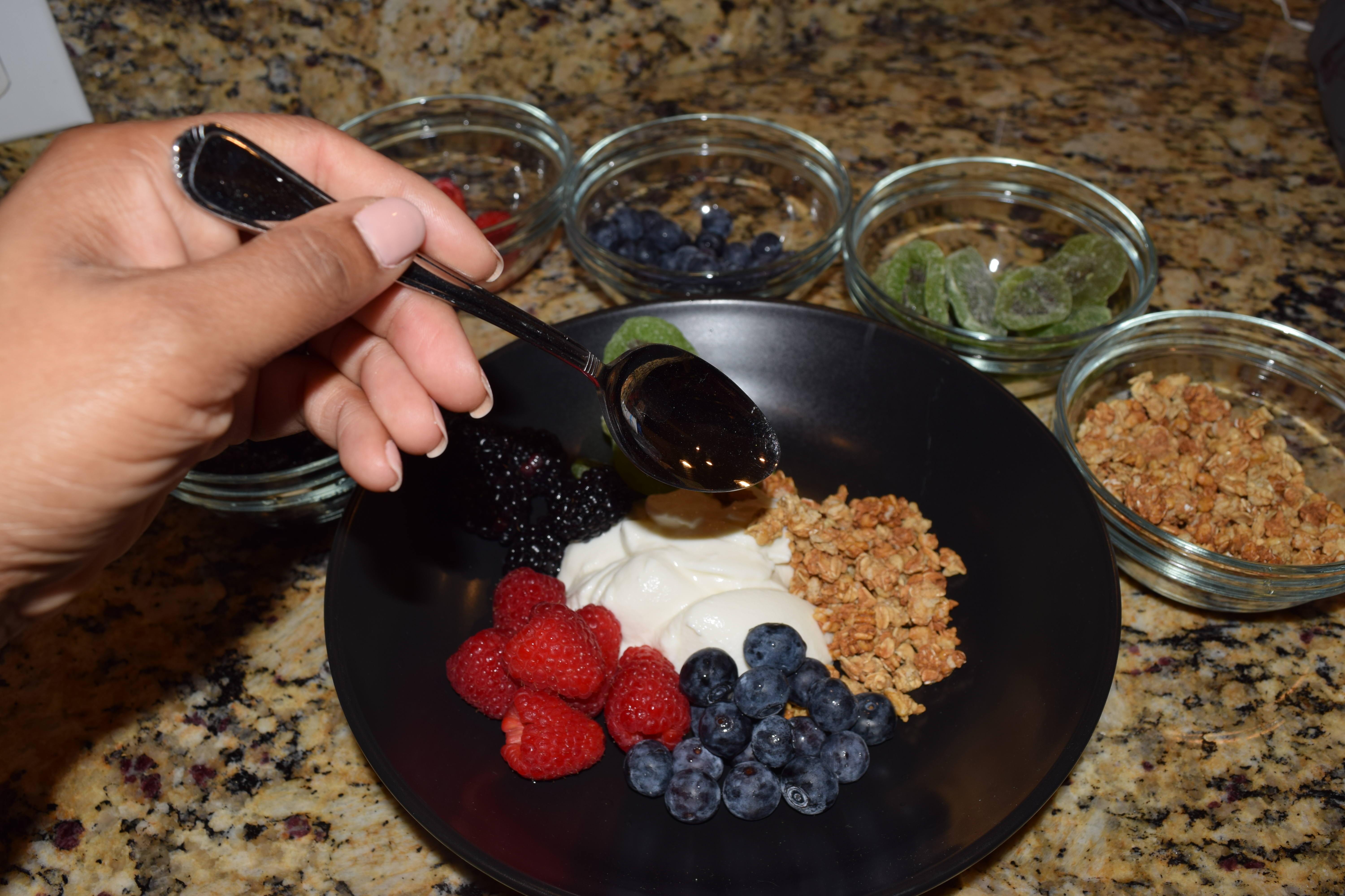 Fruit & Yogurt Bowl - DA' STYLISH FOODIE