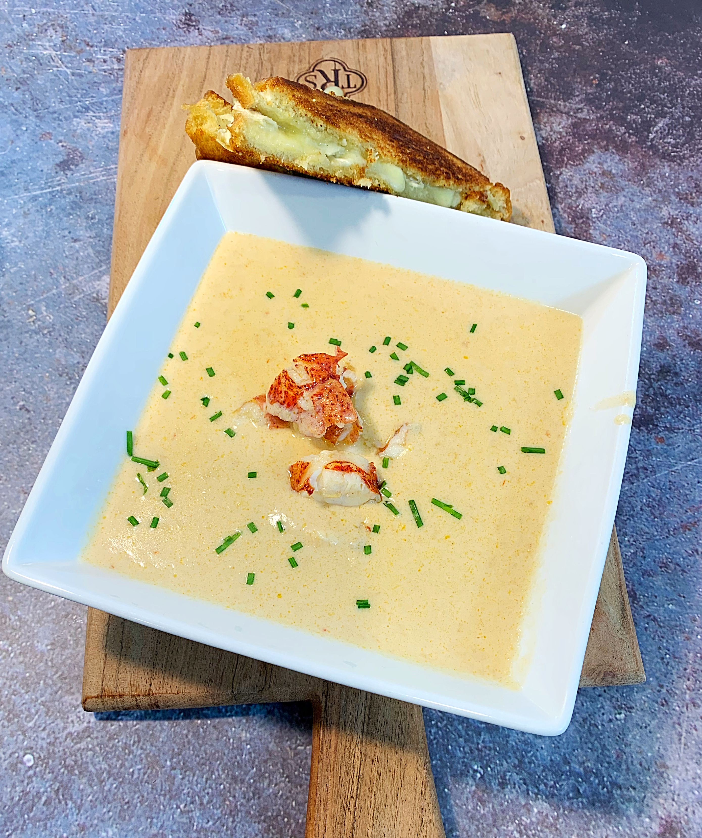 Lobster Bisque with Brie Grilled Cheese - DA' STYLISH FOODIE